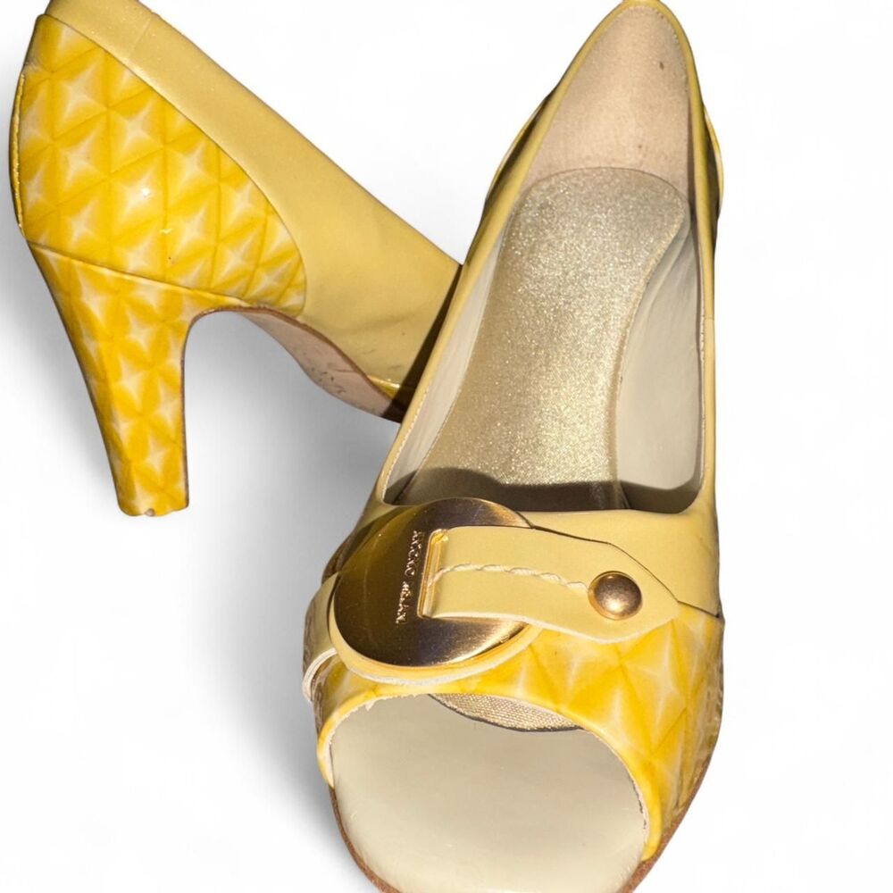 Antonio-melani Women's Yellow Courts